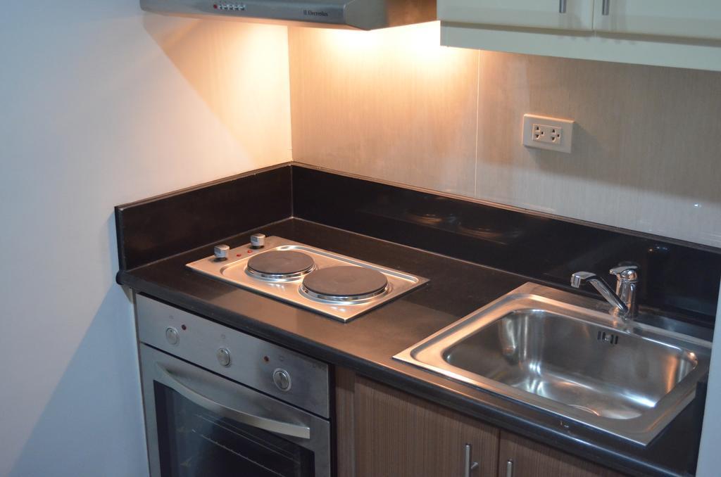 סן פדרו מקאטי Greenbelt Madison Apartments מראה חיצוני תמונה